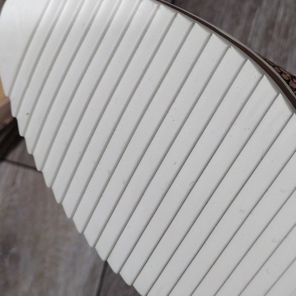 Naturalizer tan suede loafers with python print leather trim. Size 9.5 Wide - Picture 10 of 14